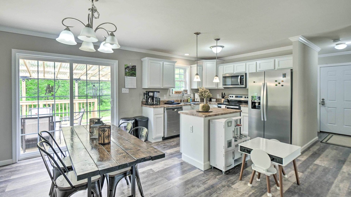 Meadows House | Modern Northfield Family Cabin w/Hot Tub!