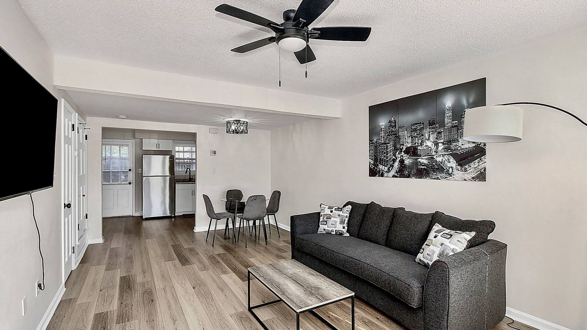 Executive Park House | Modern Oasis Close to South End