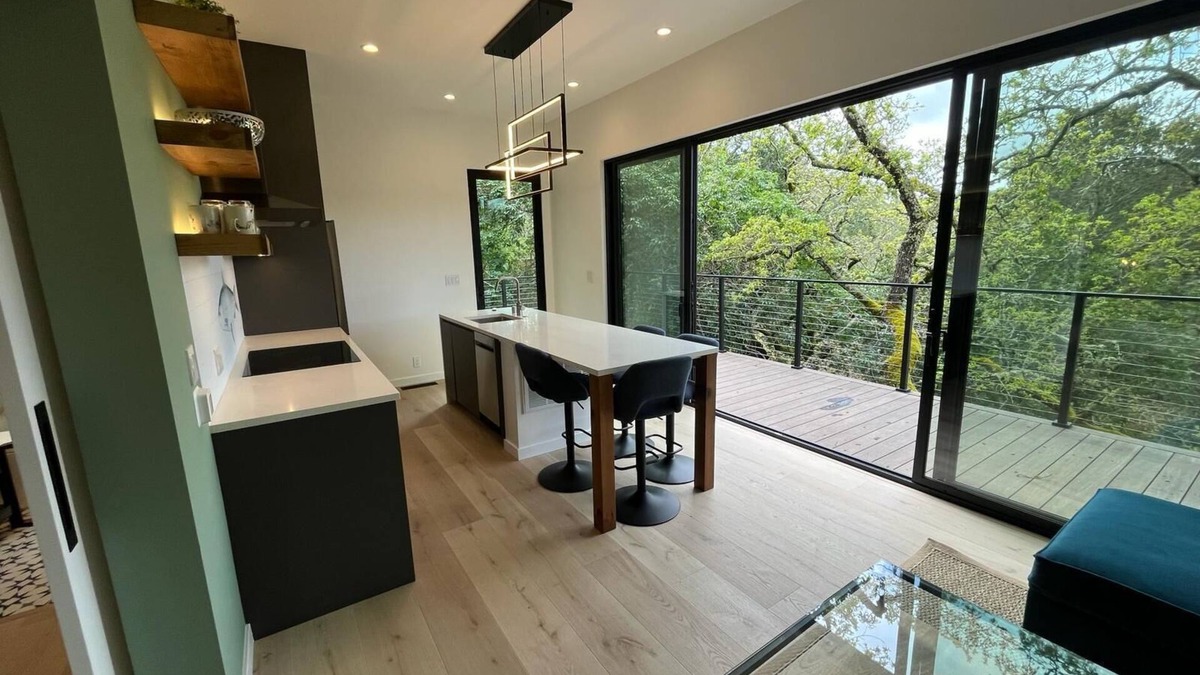 Sleepy Hollow Apartment | Modern Oasis in San Anselmo - Stunning Views & Ultimate Privacy