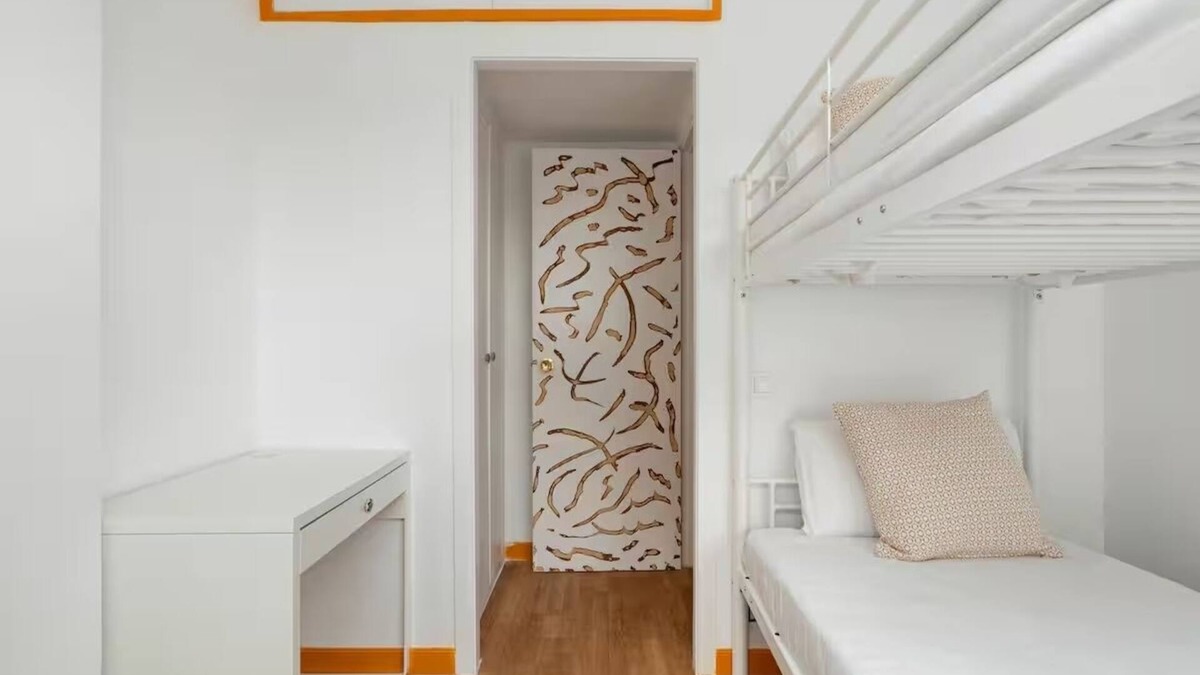 Cuatro Caminos Apartment | Modern oasis in the heart of the Bernabéu.