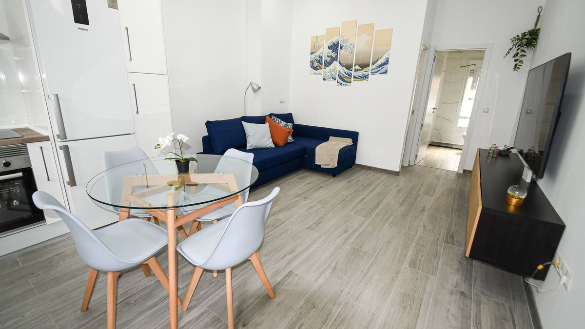 Villa de Vallecas Apartment | Modern Oasis in Vallecas
