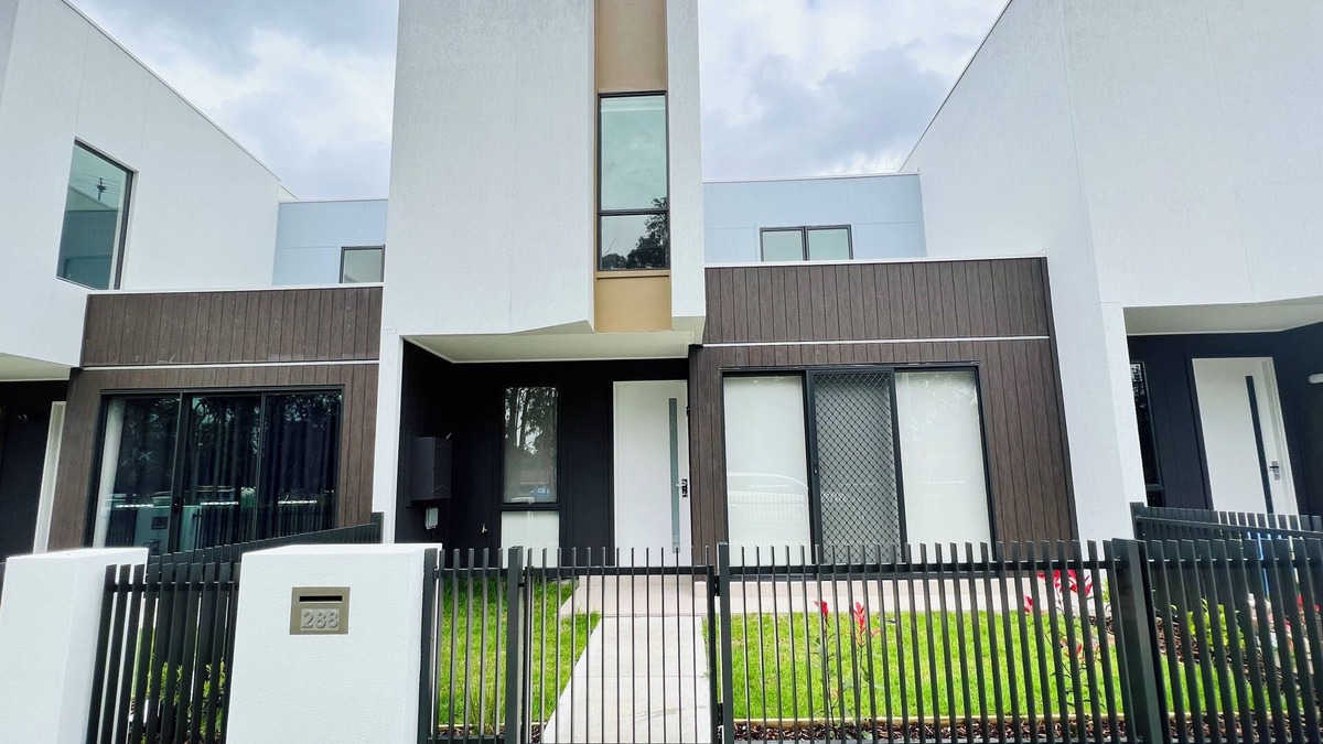 Austral House | Modern Oasis Residence|Austral 3 Br Home
