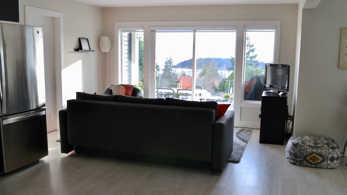 West Sechelt House | Modern, Ocean View, 2-bedroom Suite - Steps from the Beach in Sechelt, BC