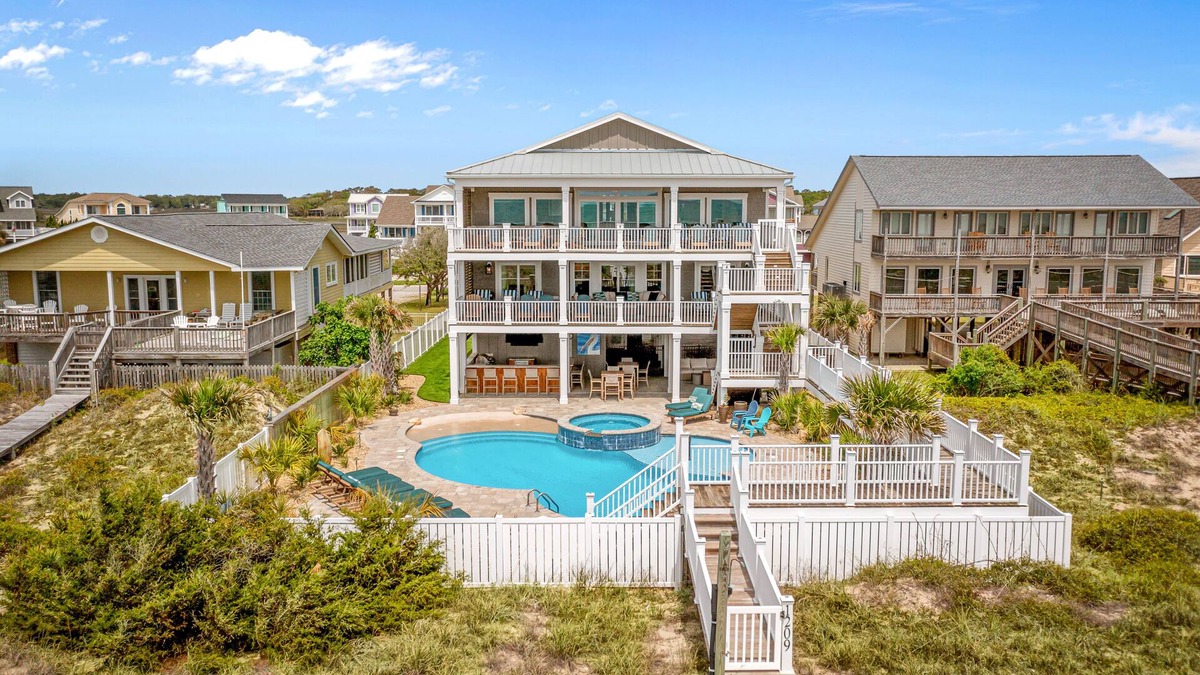 Holden Beach House | Modern Oceanfront Home with Zero-Entry Pool, Hot Tub, Outdoor Kitchen, WiFi & AC