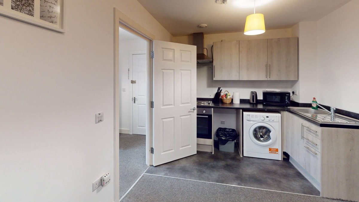 George Green Apartment | Modern One Bed Apartment with Free Parking