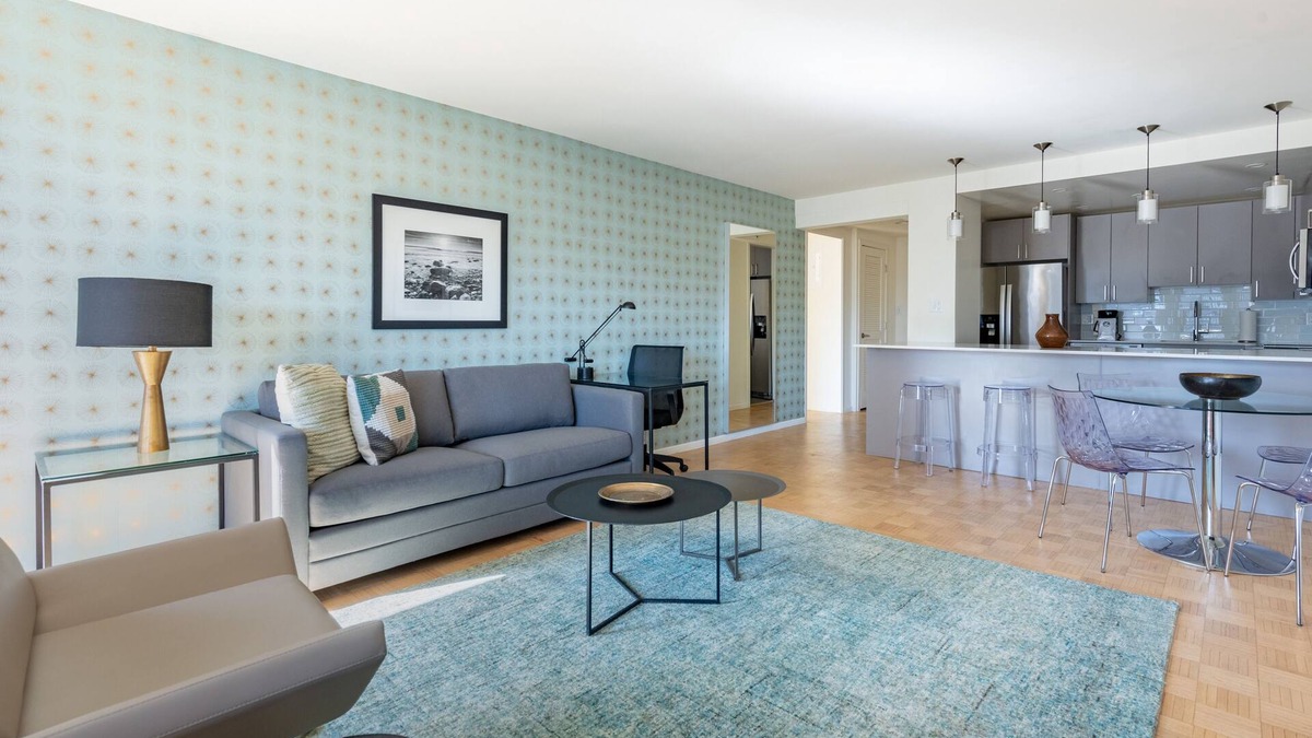 Prudential - St. Botolph Apartment | Modern one-bedroom apartment in central Back Bay,
