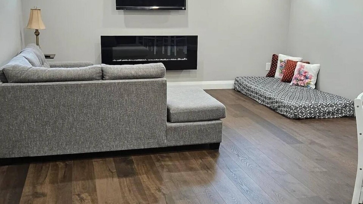 Clarington House | Modern one bedroom apartment by the lake.