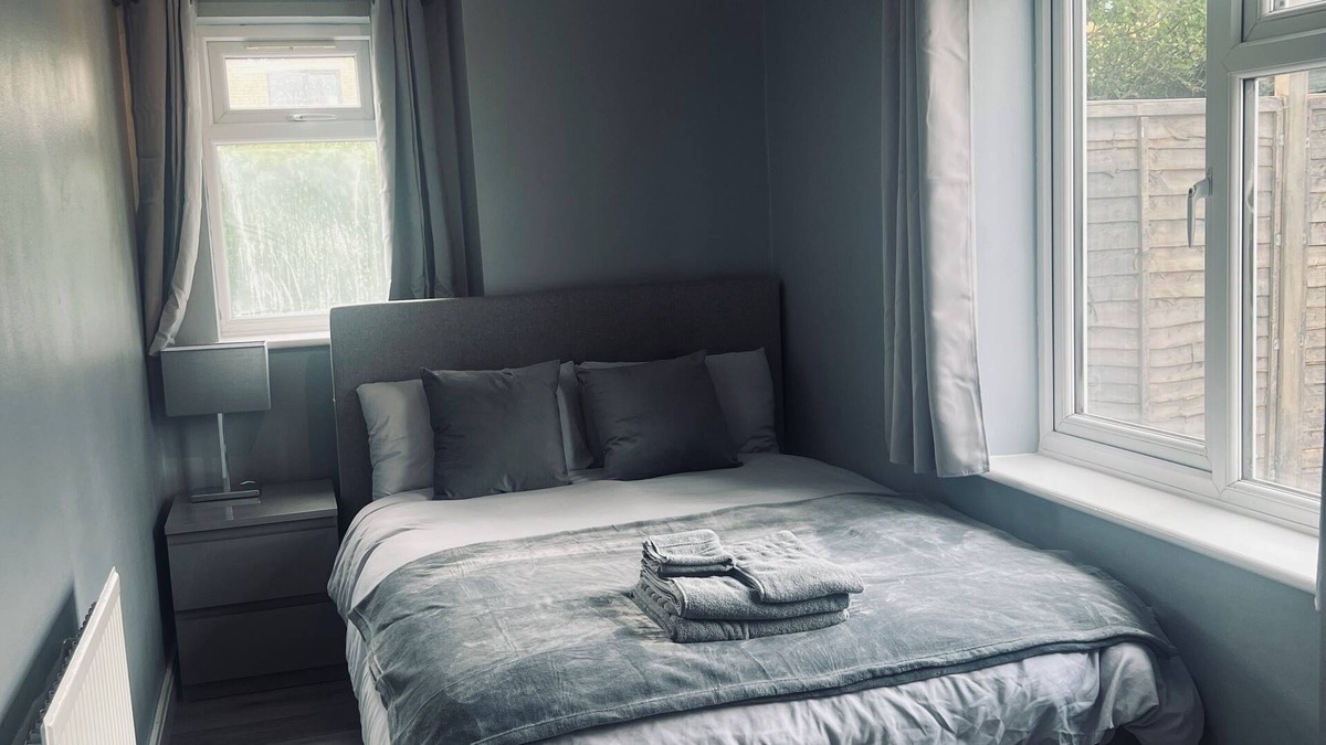 Oxford Apartment | Modern Oxford Retreat - Free parking
