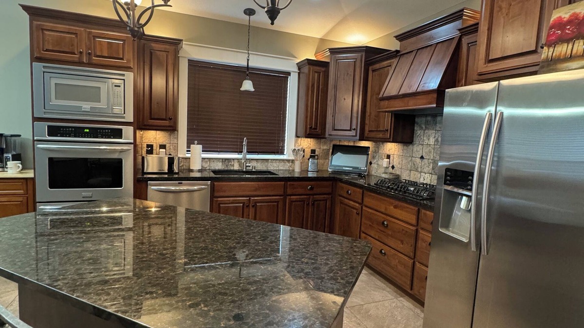 Pasco House | Modern Pasco Stay Minutes From Airport