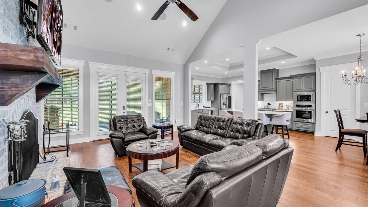 Mayhew House | Modern | Patio | Escape