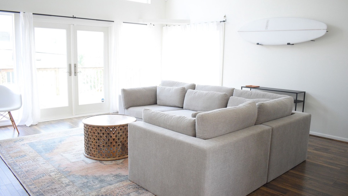 Pirates Beach House | Modern Pirates' Beach Bungalow - 5 Minute Walk to Beach