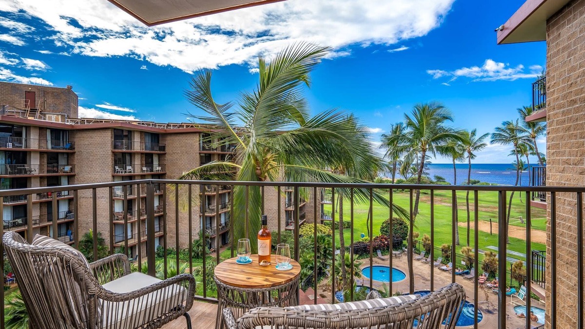Kihei Condo | Modern & Polished Oceanfront Vistas