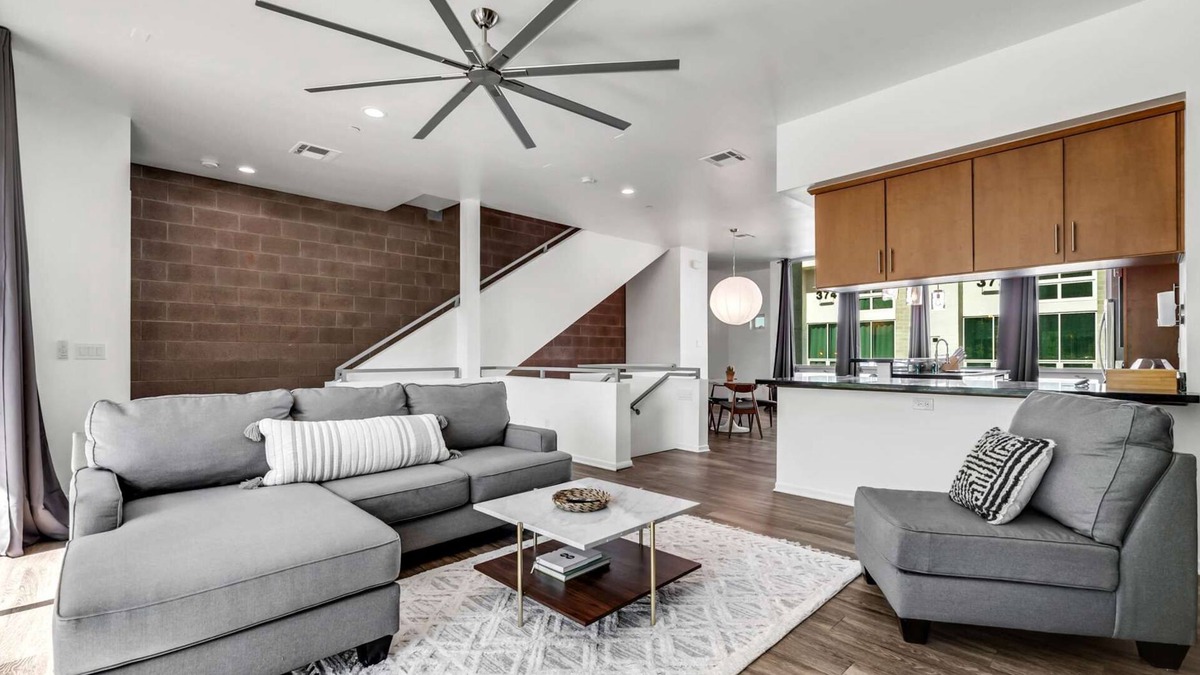 Riverside Apartment | Modern & Prime 2 bedroom apartment with balcony!