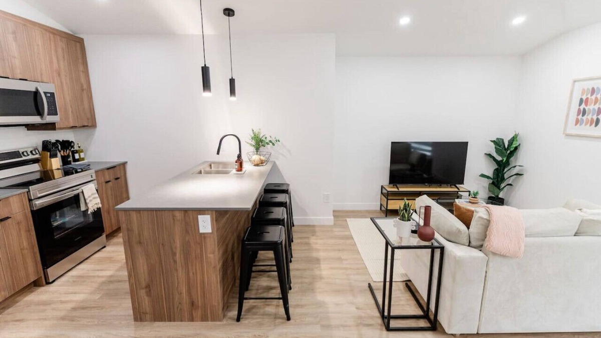 Winnipeg House | Modern, Prime Location & Comfort