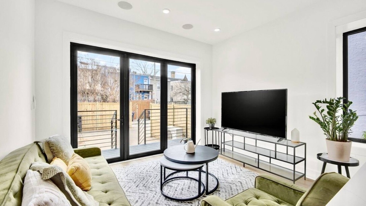 Truxton Circle Apartment | Modern & Private Getaway Minutes to Capitol Hill!