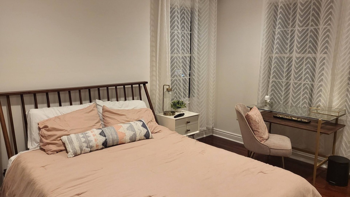 Saddle Brook House | Modern Private Room near NYC (Female Only)