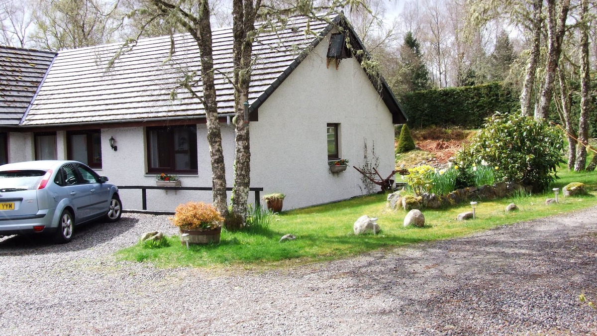Glenmoriston House | Modern Property in an Area of Superb Scenery and Fascinating Wildlife
