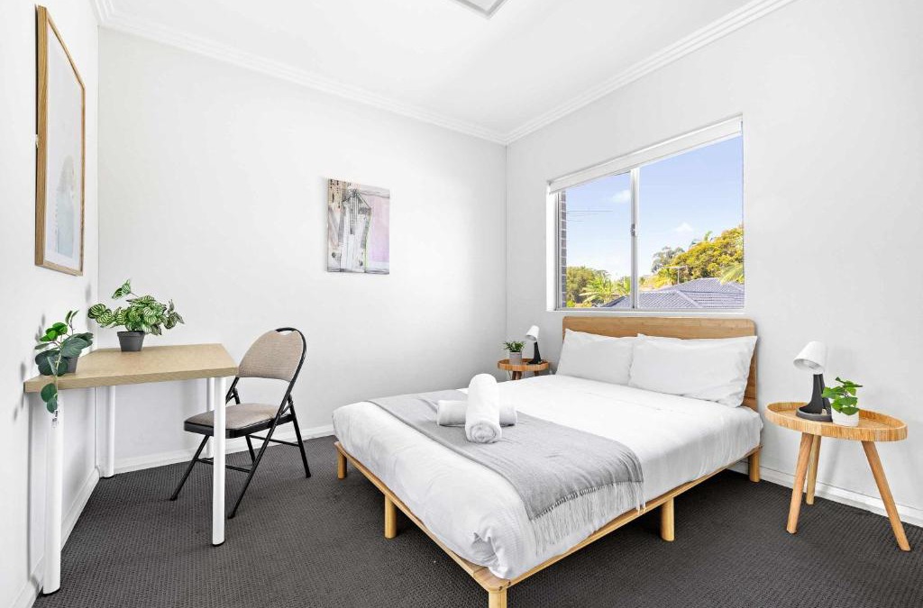 Revesby House | Modern Queen Room - Private Spot at Revesby - Shared Bathroom