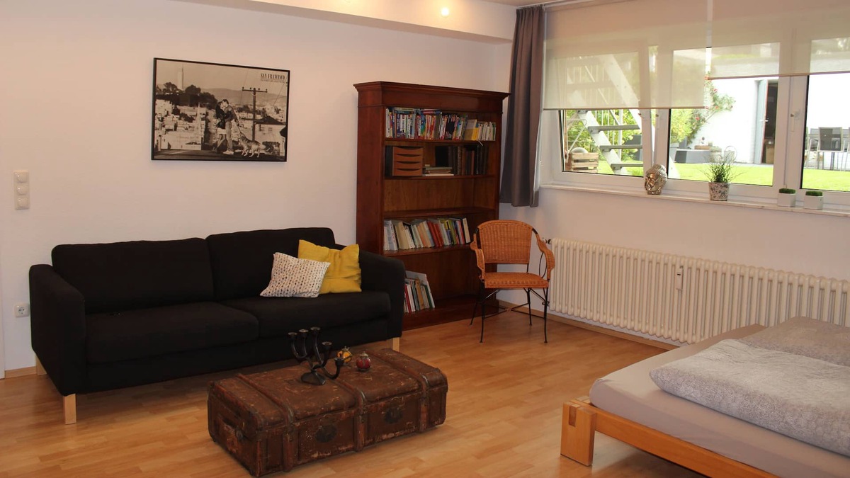 Muengersdorf Apartment | Modern, quiet apartment with garden view