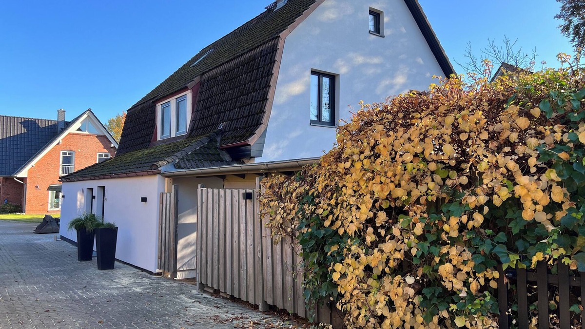 Seevetal Apartment | MODERN, QUIET, CENTRAL HVV connection from Hittfeld station: 15 min. to HH main station.