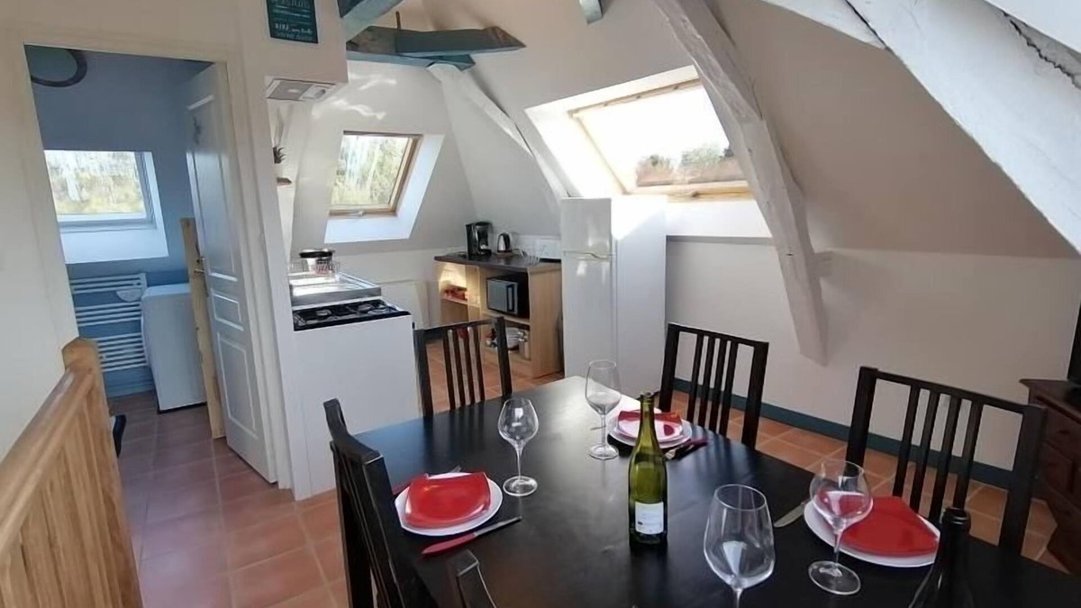 Saint-Jean-sur-Mayenne Apartment | Modern renovated cottage with large garden and wifi, ideal for families or professionals