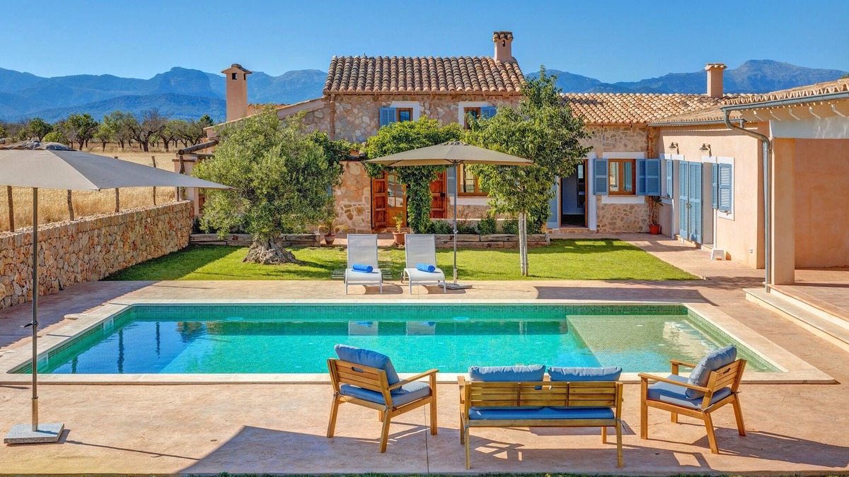 Sencelles Villa | Modern, Renovated Country House with Wi-Fi, Pool, Terraces & Large Garden