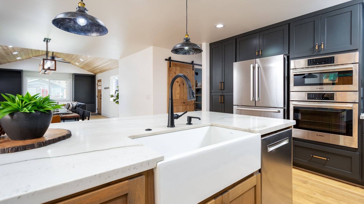 Sugarloaf House | Modern Renovated Family Cabin With Hot Tub I Game Room I Big Kitchen I Bunk Room