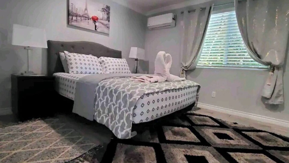 Northwest Torrance House | Modern Residence in Torrance 15 mins from LAX