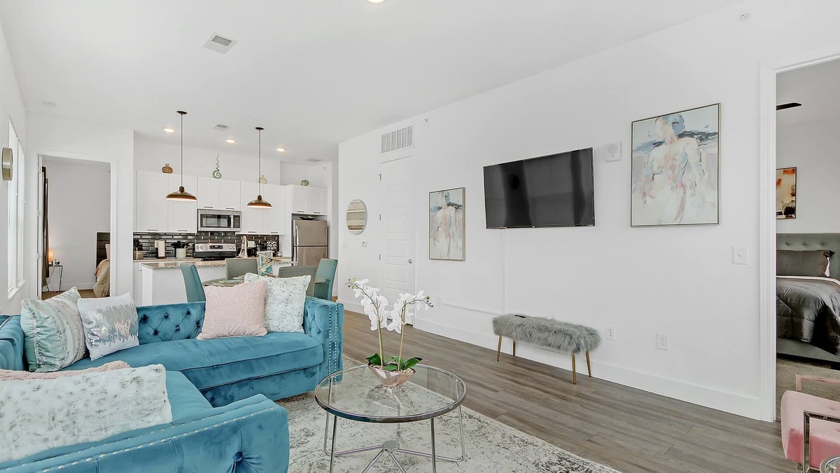 Castleberry Hill Apartment | Modern Retreat nCharming 2-bedroom apart in the heart of Atlanta. LOCATION!