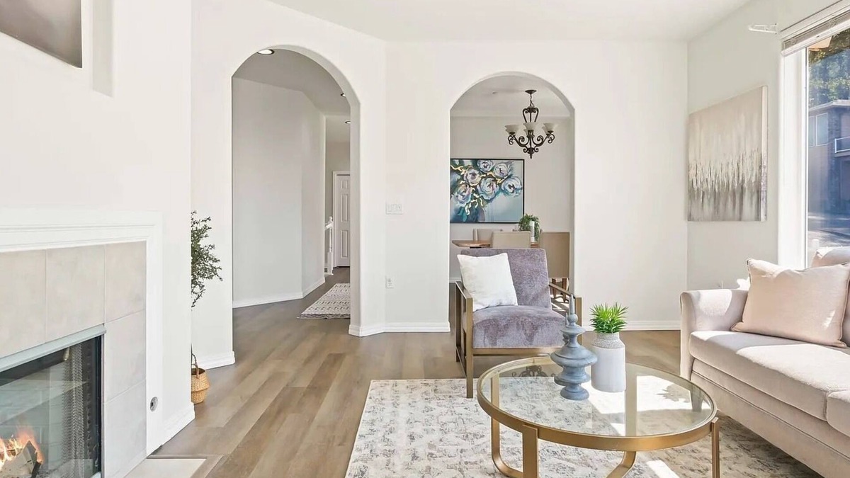 Happy Valley House | Modern retreat - stay minutes from Portland, Mt Hood, dining & nature attraction