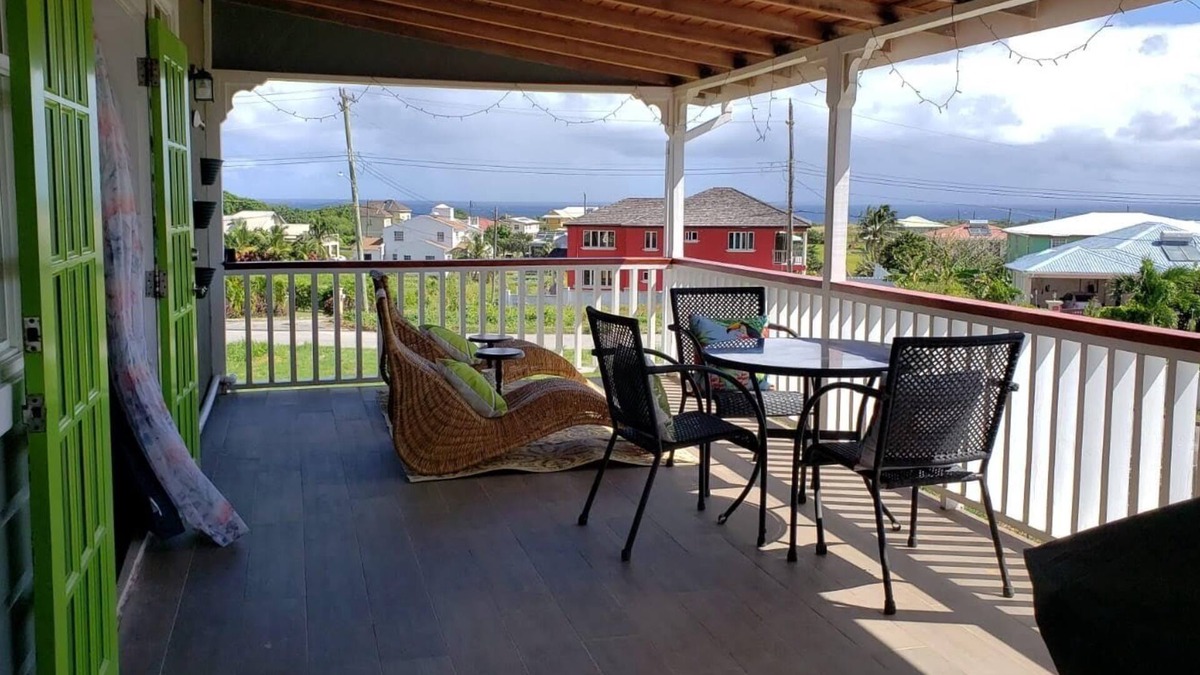 Fortescue Apartment | Modern retreat with gorgeous Atlantic Ocean views, 4min to beach
