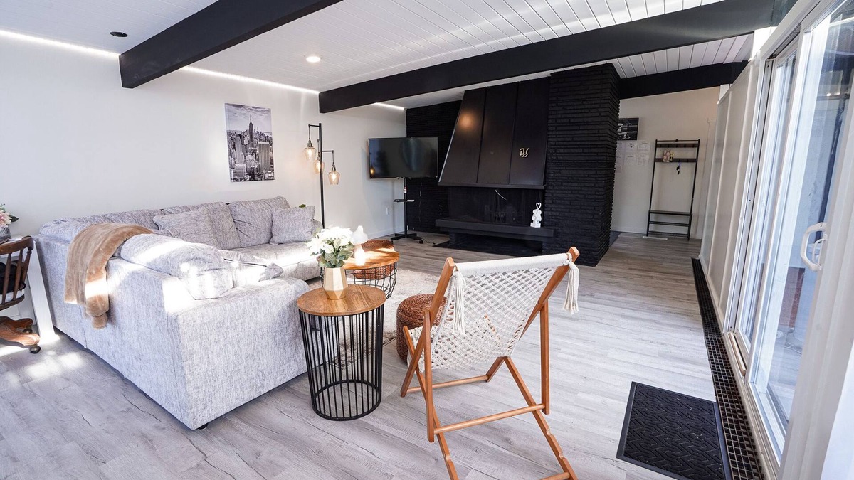 Sedro-Woolley House | Modern Retro Haven near Downtown Sedro Woolley