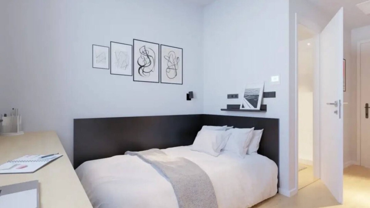 Milagrosa Apartment | Modern Room with High-Speed Wi-Fi in Pamplona
