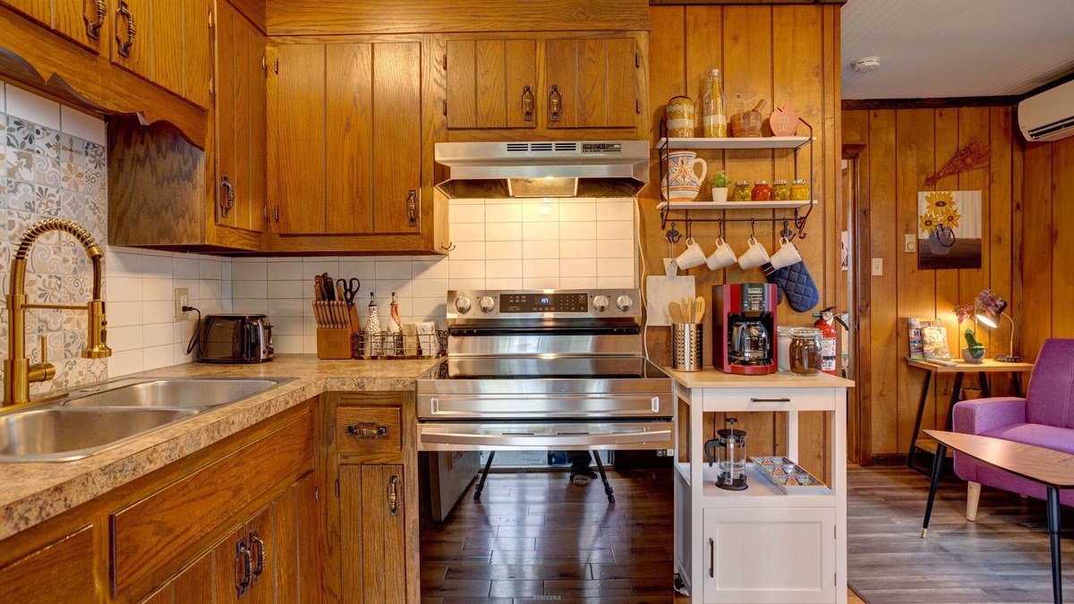 Sciota Cabin | Modern Rustic Retreat w/Private Trails & Stream