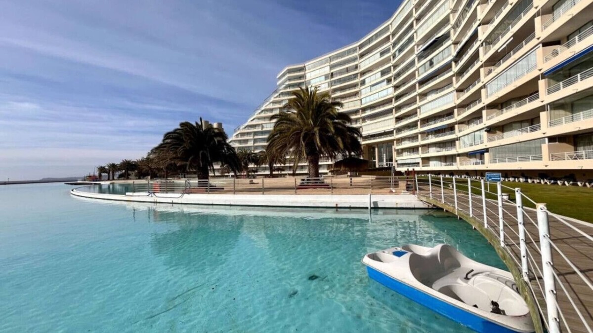 Algarrobo Apartment | Modern San Alfonso del Mar | BBQ Parking Pool Wifi