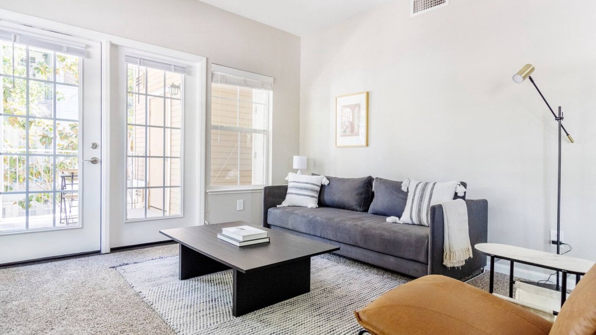 Santa Clara Apartment | Modern Santa Clara 1BR w/W/D, Gym, Pool, walk to Safeway, by Blueground