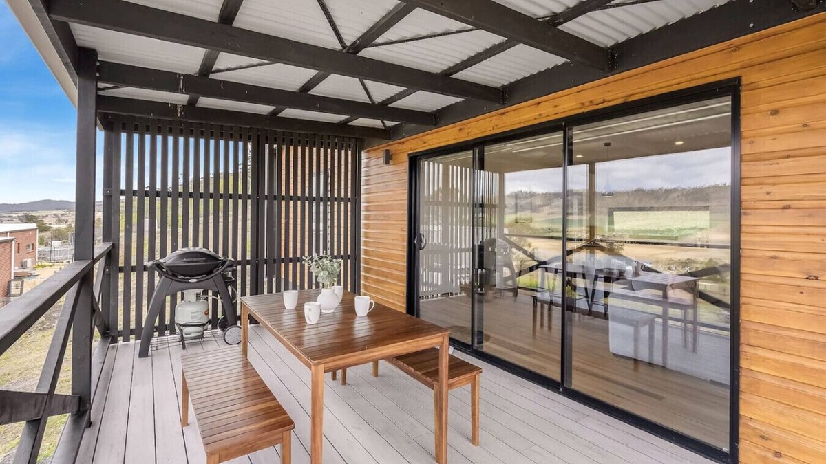 Richmond House | Modern & Scenic Valley Escape