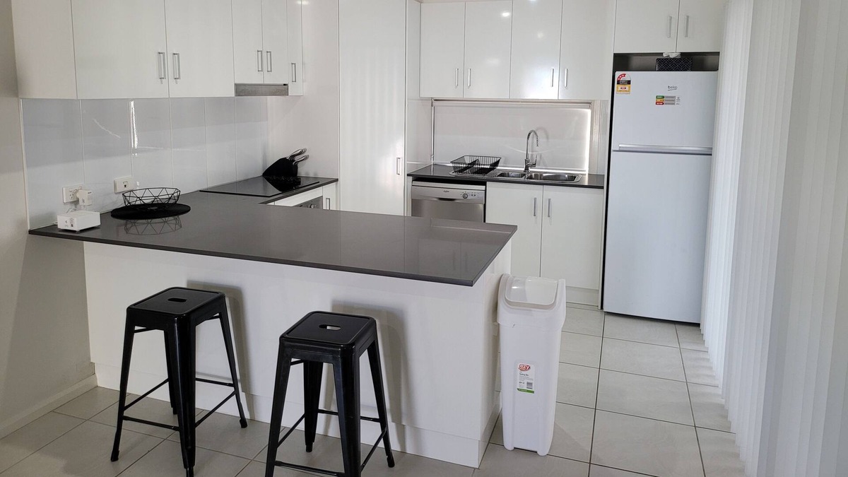 Dalby Apartment | Modern self-contained 2 bedroom 2 bathroom apartment
