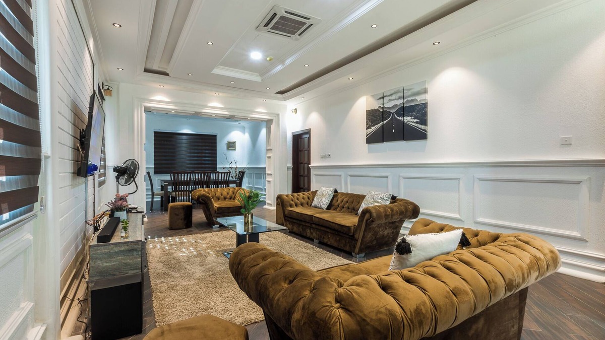 Tesano House | Modern Serenity: 3-Bedroom Haven Surrounded by Nature and Space
