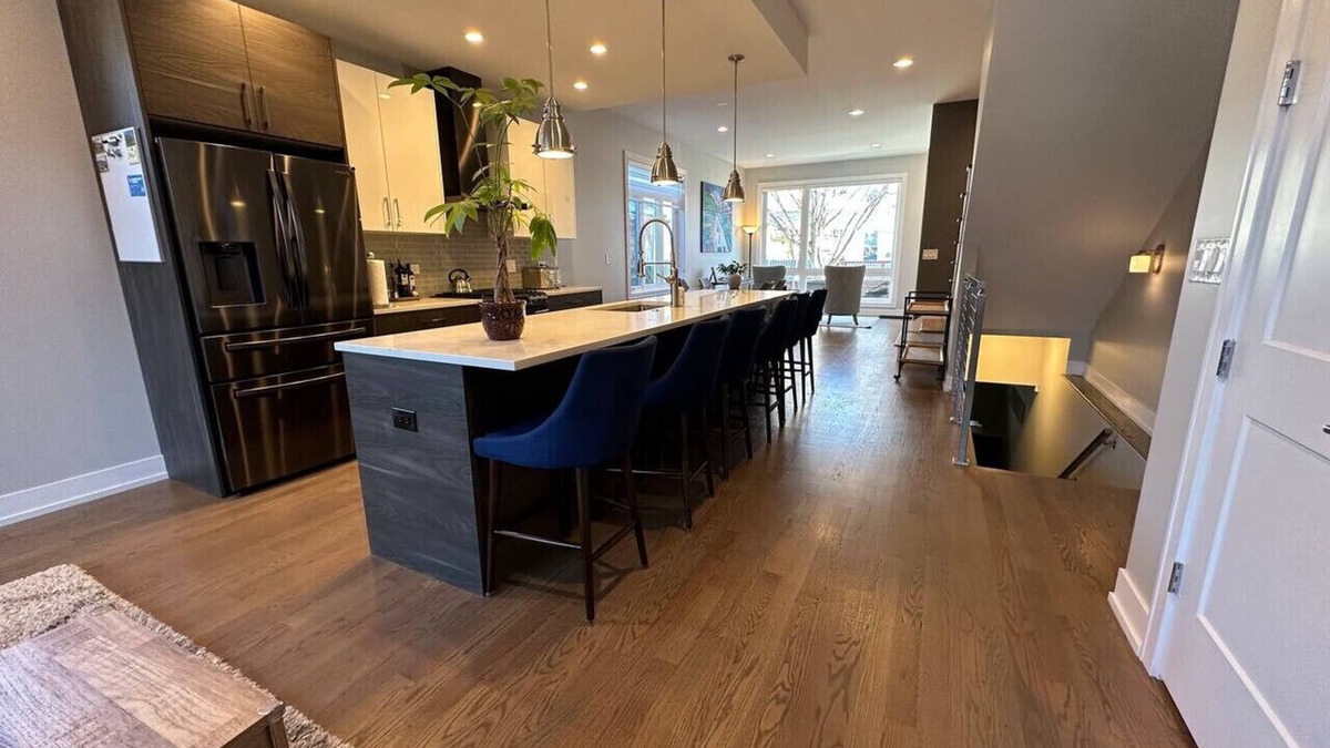 Lower West Side House | Modern SFH Near McCormick Place & Soldier Field
