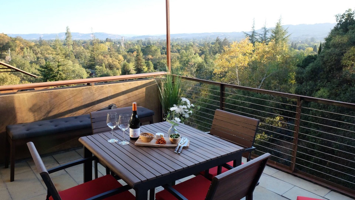 Fetters Hot Springs-Agua Caliente House | Modern Sonoma Home! Beautiful Views, Hot Tub. Relax on The Patio, Wine Country!