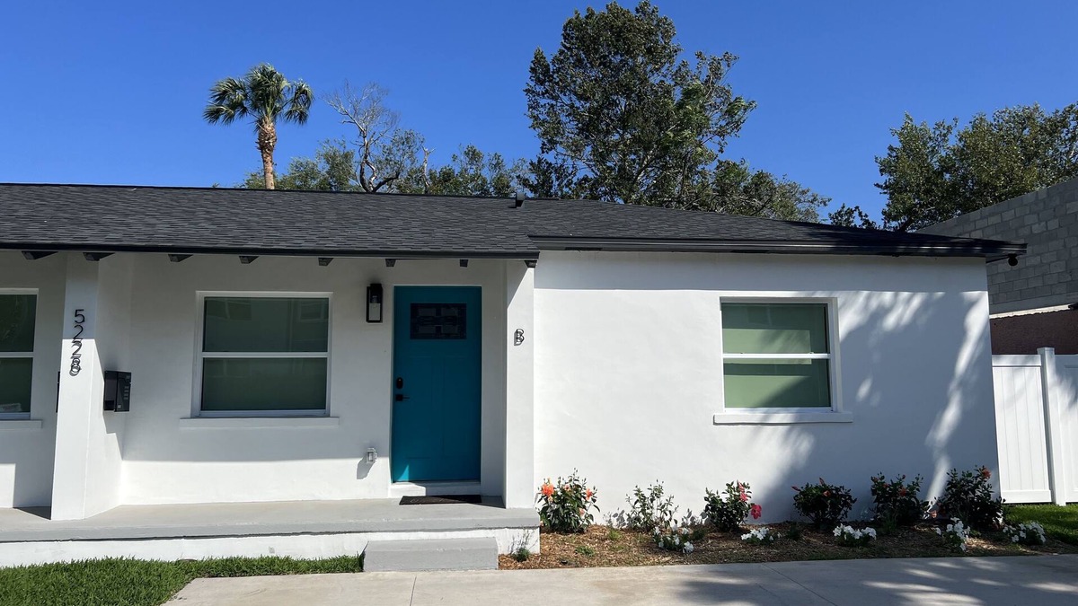 Ballast Point Condo | Modern South Tampa 1/2 Duplex with Private Yard