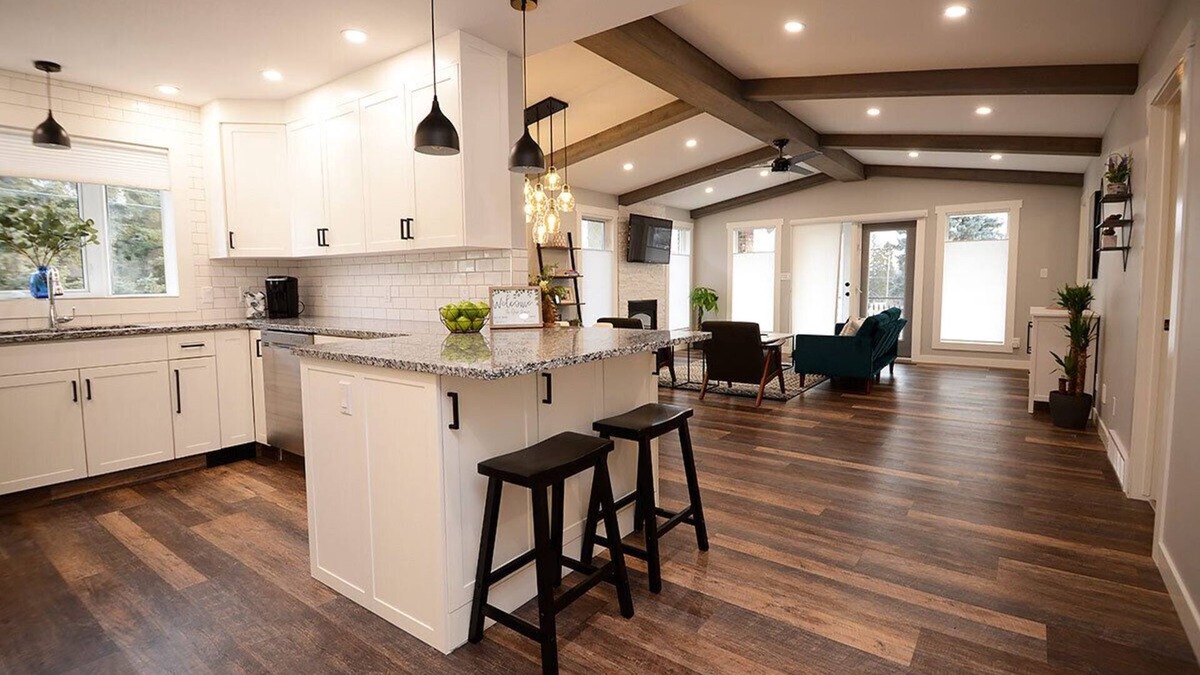 Pincher Creek House | Modern & Spacious 3 Bedroom, Close to the Mountains!