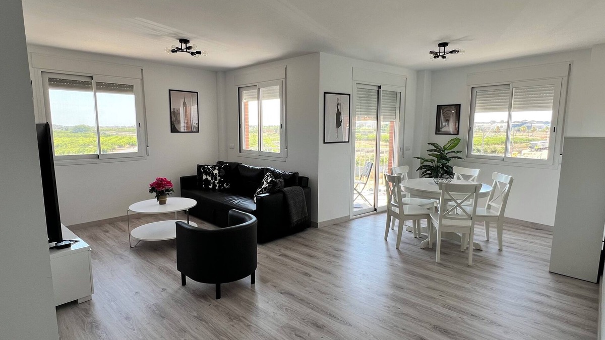Puzol Apartment | Modern, Spacious 3BD/2BA Apt, 15 Mins to Valencia, WiFi, AC, Parking, Elevator