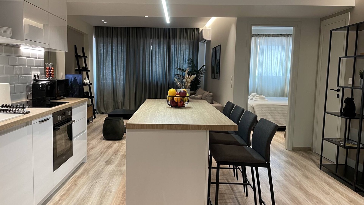 Neos Kosmos Apartment | Modern & Spacious 3bdr apartment