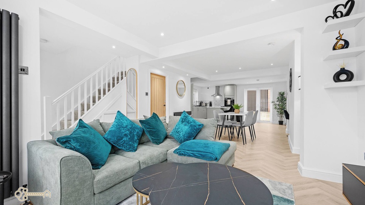 Clayton House | Modern & Spacious 3Bedroom property, 0.7 miles from Ethiad stadium & Co-Op Live