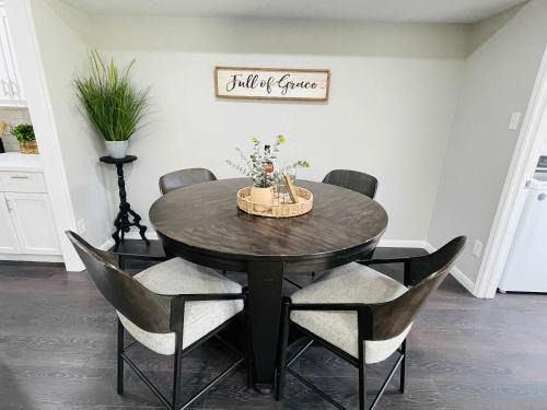 Memorial House | Modern & Spacious Apartment in West Houston Close to City Attractions