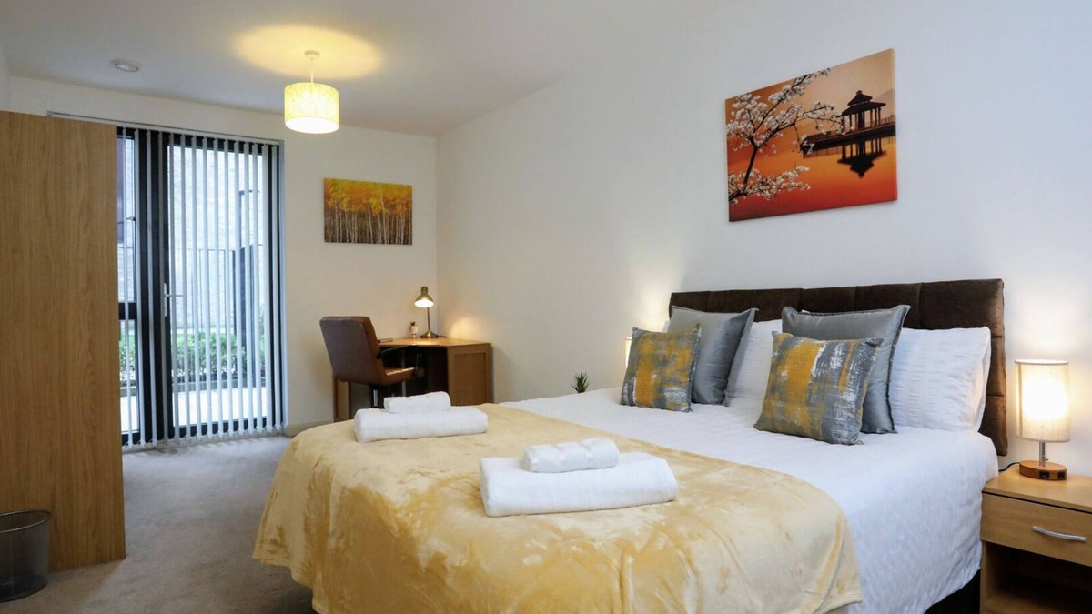 Brent Apartment | Modern & Spacious Ground Floor 2 Bed/2 Bath Apartment