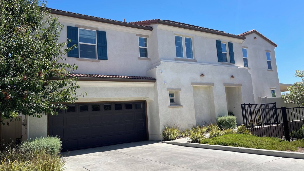 Temecula House | Modern Spacious home in Murrieta near Temecula wineries and Historic Old Town