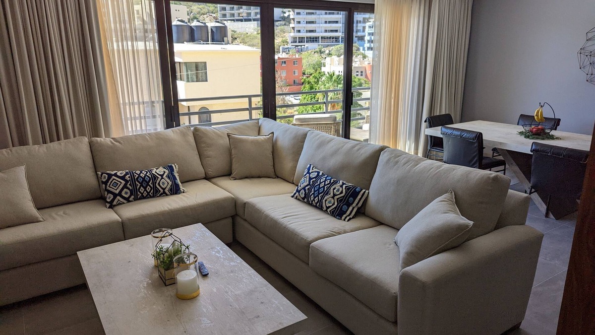Libertad Condo | Modern, spacious condo w/pool. Close to Downtown.